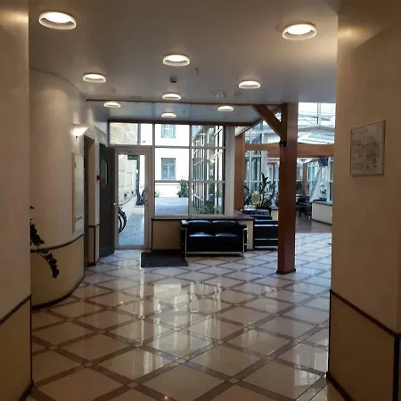 Bright Penthouse In The Center With A Roof Terrace شقة